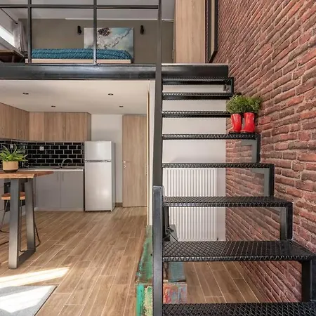 Industrial Loft Near Seaside W 200mbps 公寓